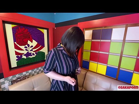 ❤️ Une jolie Japonaise aux gros seins se masturbe avec des jouets sexuels et a un orgasme. Elle parle dans une interview de son expérience de la baise. Gros seins et chatte poilue gémissant bruyamment. Osakaporn Porno fait maison at us