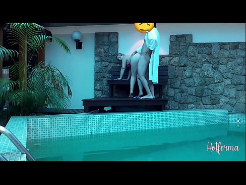 ❤️ Le patron invite la femme de chambre à la piscine, mais n'a pas pu résister à une chaude Porno fait maison at us